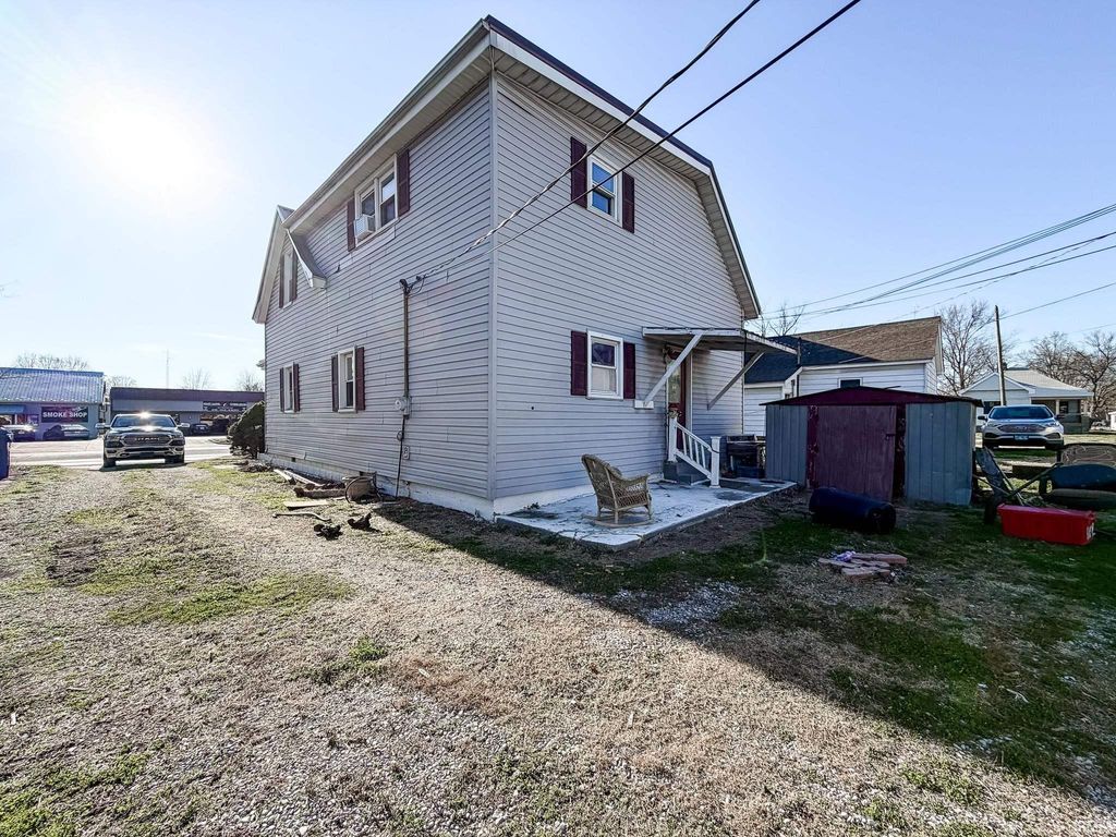 Photo of 525 N Walnut Street, Mount Carmel, IL 62863 (MLS # 202609239)