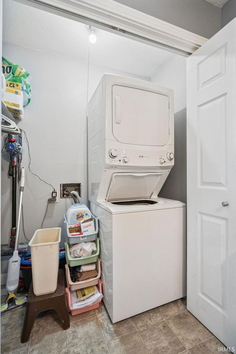Tiny photo for 218 HOLIDAY Lane, Greentown, IN 46936 (MLS # 202628161)