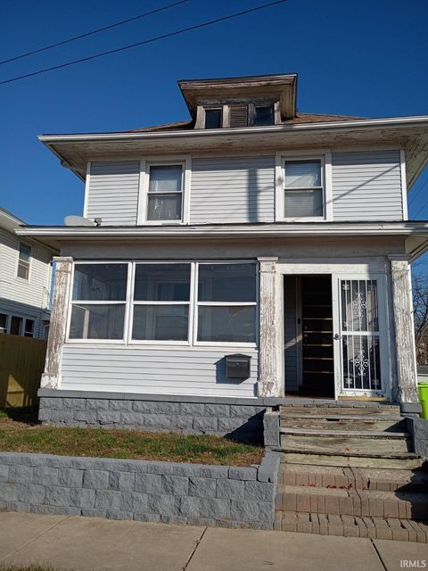 Photo of 314 14Th Street, Logansport, IN 46947 (MLS # 202545856)