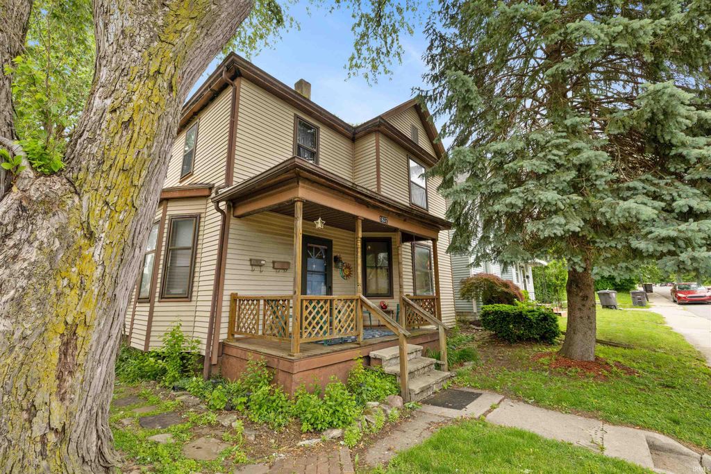 Photo of 1637 Short Street, Fort Wayne, IN 46808 (MLS # 202619826)