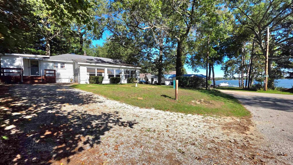 Photo of 11060 E Mohawk Road, Walkerton, IN 46574 (MLS # 202541143)