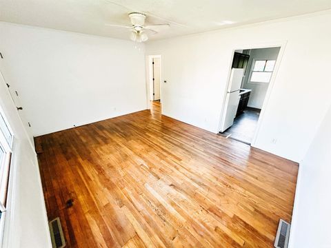 Tiny photo for 1803 Pierce Street, Lafayette, IN 47904 (MLS # 202540478)