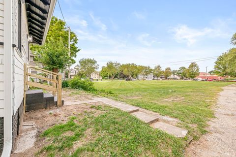 Tiny photo for 703 Portage Court, South Bend, IN 46616 (MLS # 202536103)