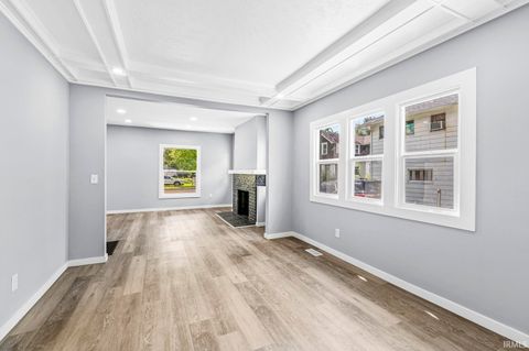 Tiny photo for 703 Portage Court, South Bend, IN 46616 (MLS # 202536103)