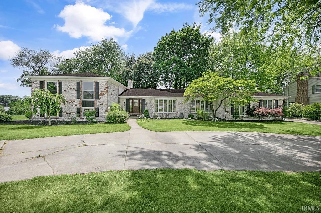 Photo of 3111 N East Lake Drive, Elkhart, IN 46514 (MLS # 202606010)