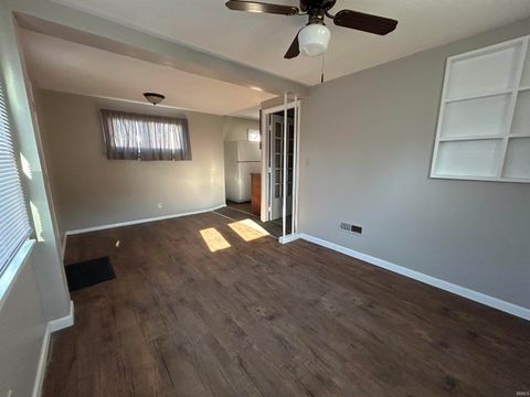 Tiny photo for 2901 Elk Street, Lafayette, IN 47904 (MLS # 202533760)