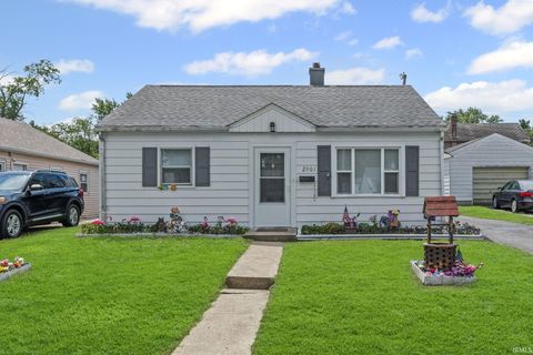 Tiny photo for 2901 Elk Street, Lafayette, IN 47904 (MLS # 202533760)