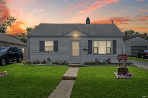Photo of 2901 Elk Street, Lafayette, IN 47904 (MLS # 202533760)