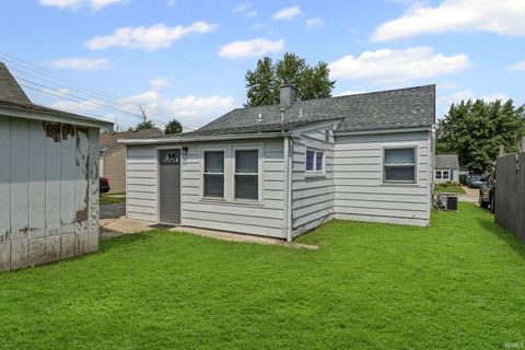 Tiny photo for 2901 Elk Street, Lafayette, IN 47904 (MLS # 202533760)