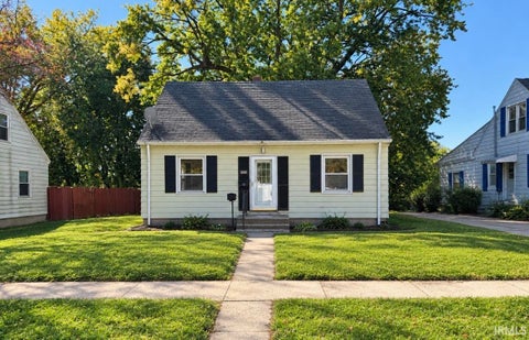 Photo of 1109 20Th Street, Logansport, IN 46947 (MLS # 202642473)