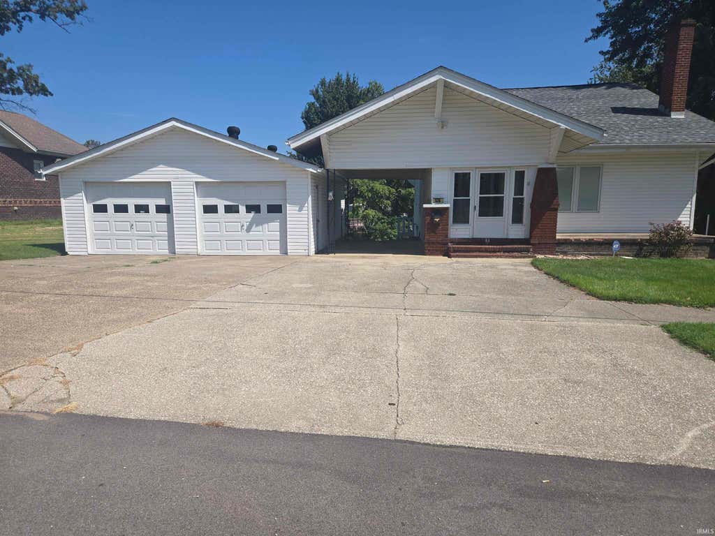 Photo of 526 E WASHINGTON Street, Oakland City, IN 47660 (MLS # 202634807)