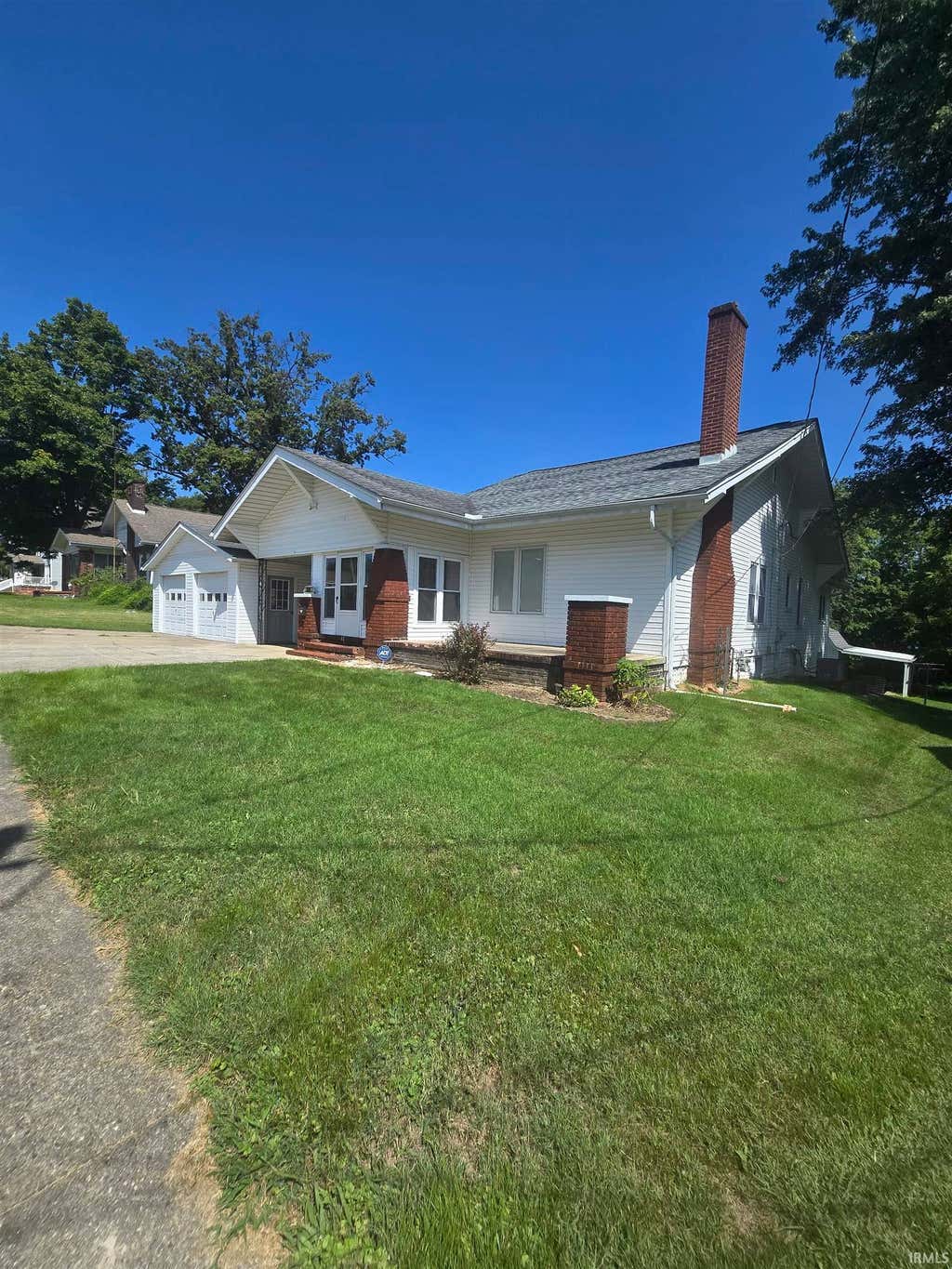 Photo of 526 E WASHINGTON Street, Oakland City, IN 47660 (MLS # 202634807)