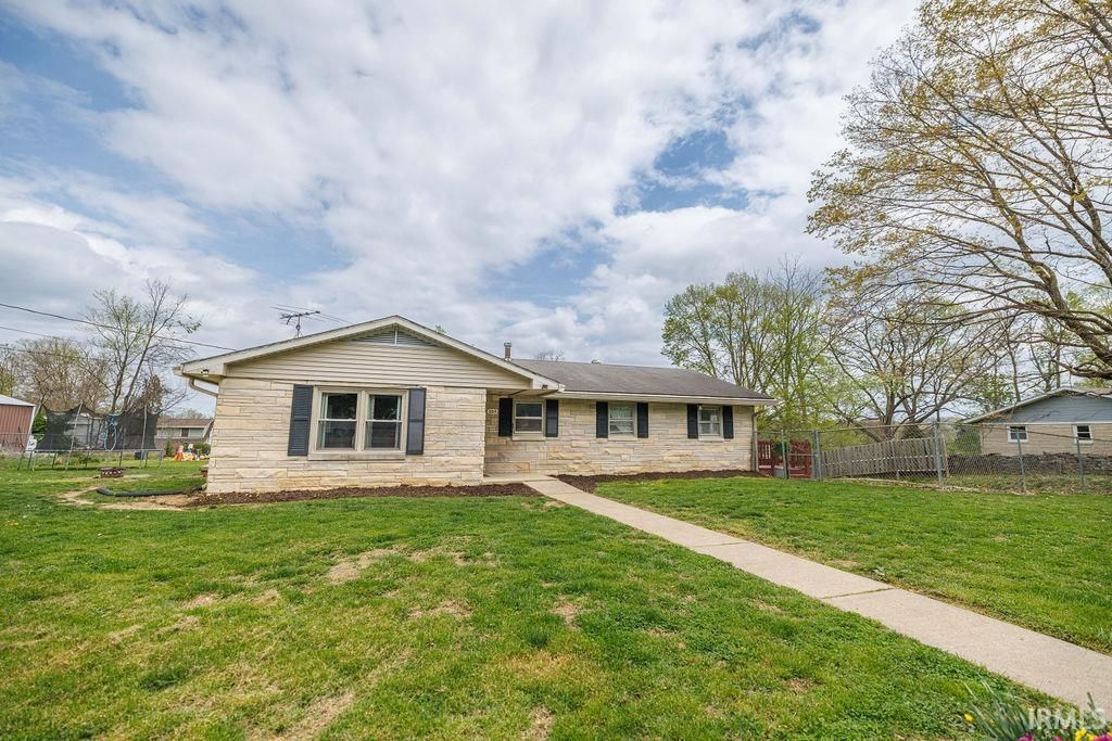 Photo of 804 W Oak Street, Ellettsville, IN 47429 (MLS # 202612845)