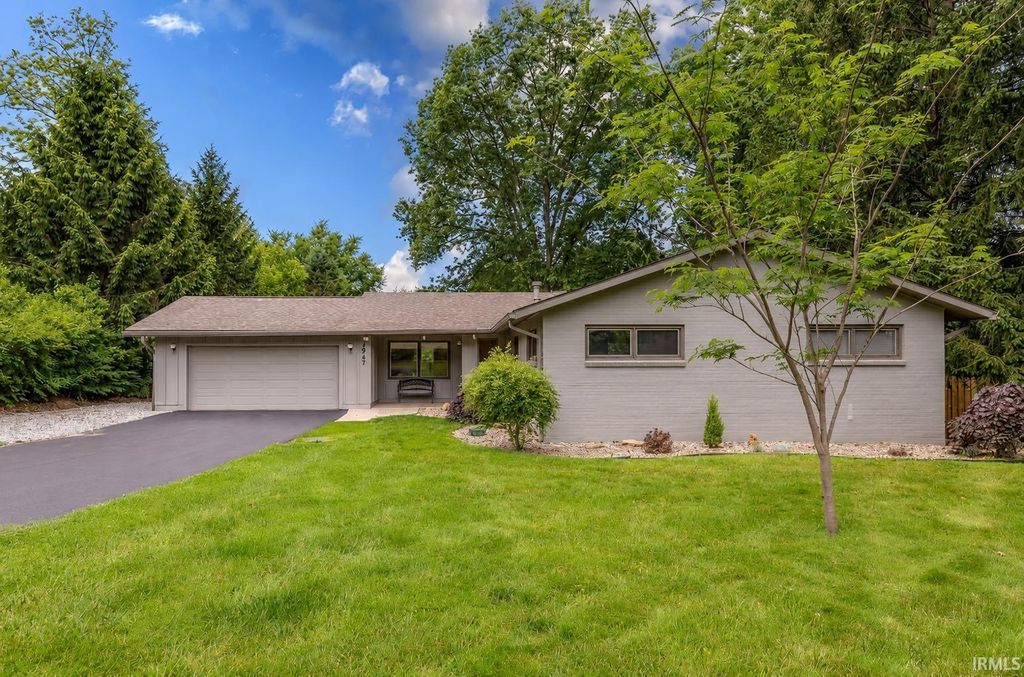Photo of 2967 N Bankers Drive, Bloomington, IN 47408 (MLS # 202620755)
