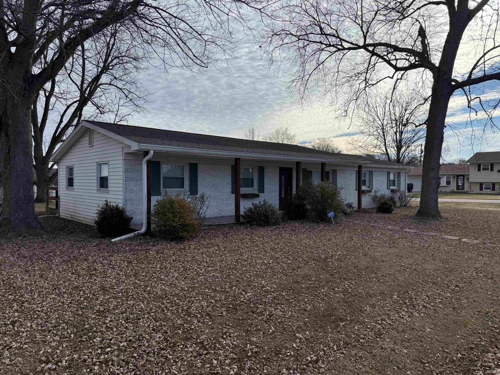 Photo of 300 N Barclay Drive, Vincennes, IN 47591 (MLS # 202549845)