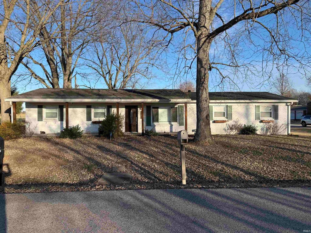 Photo of 300 N Barclay Drive, Vincennes, IN 47591 (MLS # 202549845)