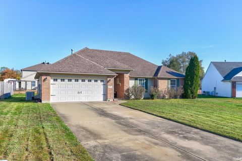 Tiny photo for 10147 Anchor Way, Evansville, IN 47725 (MLS # 202544538)