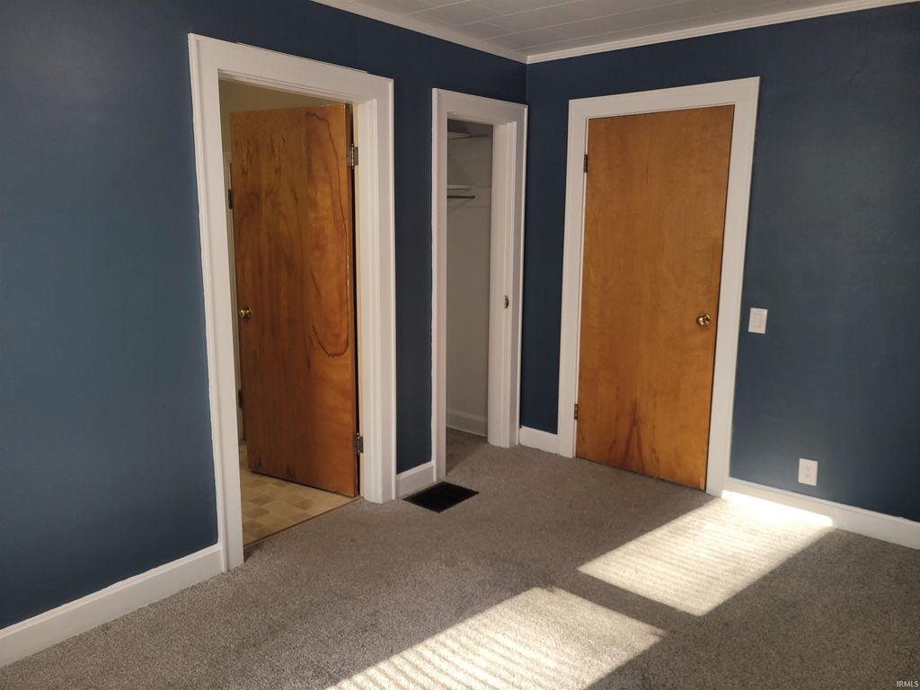 Photo of 1547 E Locust Street, Vincennes, IN 47591 (MLS # 202549342)