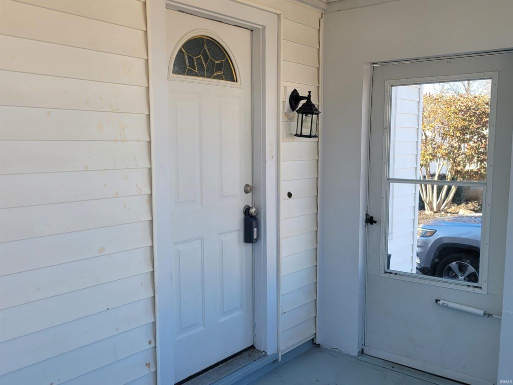 Photo of 1547 E Locust Street, Vincennes, IN 47591 (MLS # 202549342)