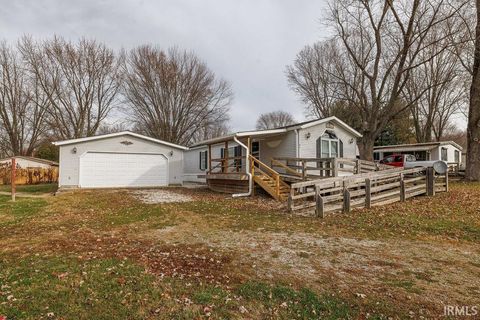 Photo of 94 Small Fry Avenue, Cloverdale, IN 46120 (MLS # 202547257)