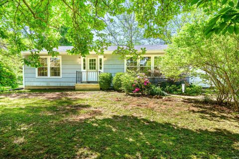 Photo of 3910 E 10 Street, Bloomington, IN 47408 (MLS # 202627588)