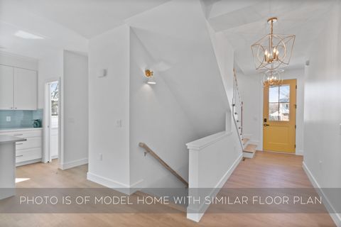 Tiny photo for 743 N Twyckenham Drive, South Bend, IN 46617 (MLS # 202618660)