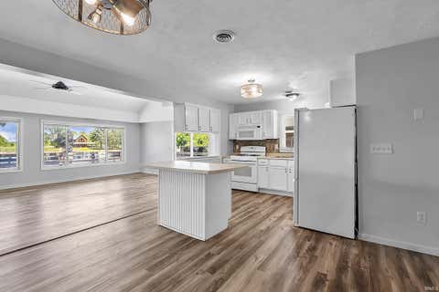 Tiny photo for 3387 E Stahl Road, Monon, IN 47959 (MLS # 202623323)