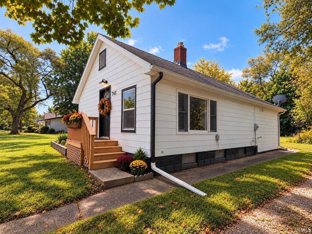 Photo of 745 E 18th Street, Mishawaka, IN 46544 (MLS # 202639805)