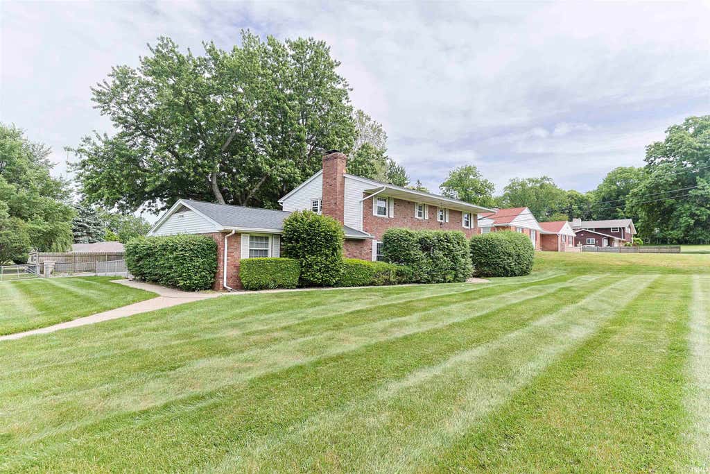 Photo of 5402 Miami Street, South Bend, IN 46614 (MLS # 202621490)