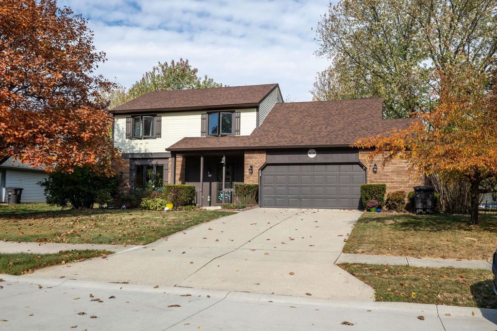 Photo of 9012 Stockbridge Place, Fort Wayne, IN 46804 (MLS # 202545028)