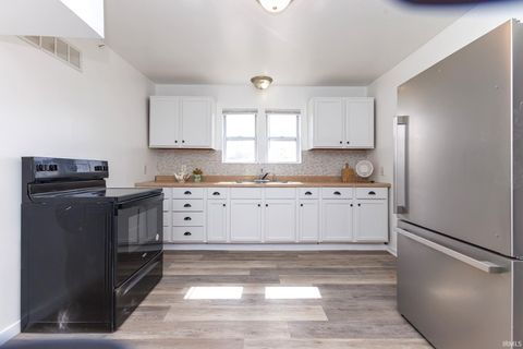 Tiny photo for 916 N Richmond Street, Hartford City, IN 47348 (MLS # 202608572)