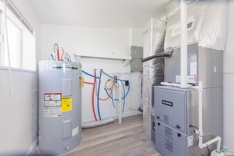 Tiny photo for 916 N Richmond Street, Hartford City, IN 47348 (MLS # 202608572)