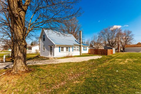 Tiny photo for 916 N Richmond Street, Hartford City, IN 47348 (MLS # 202608572)