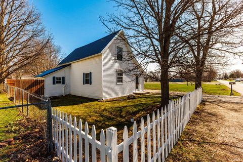 Tiny photo for 916 N Richmond Street, Hartford City, IN 47348 (MLS # 202608572)