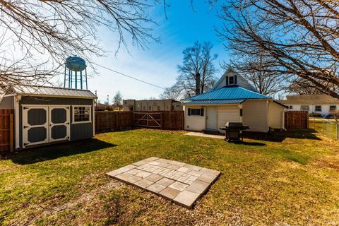 Tiny photo for 916 N Richmond Street, Hartford City, IN 47348 (MLS # 202608572)