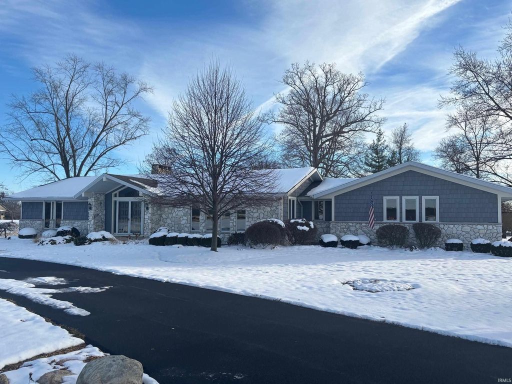 Photo of 4162 E SR 124 Road, Bluffton, IN 46714 (MLS # 202548387)