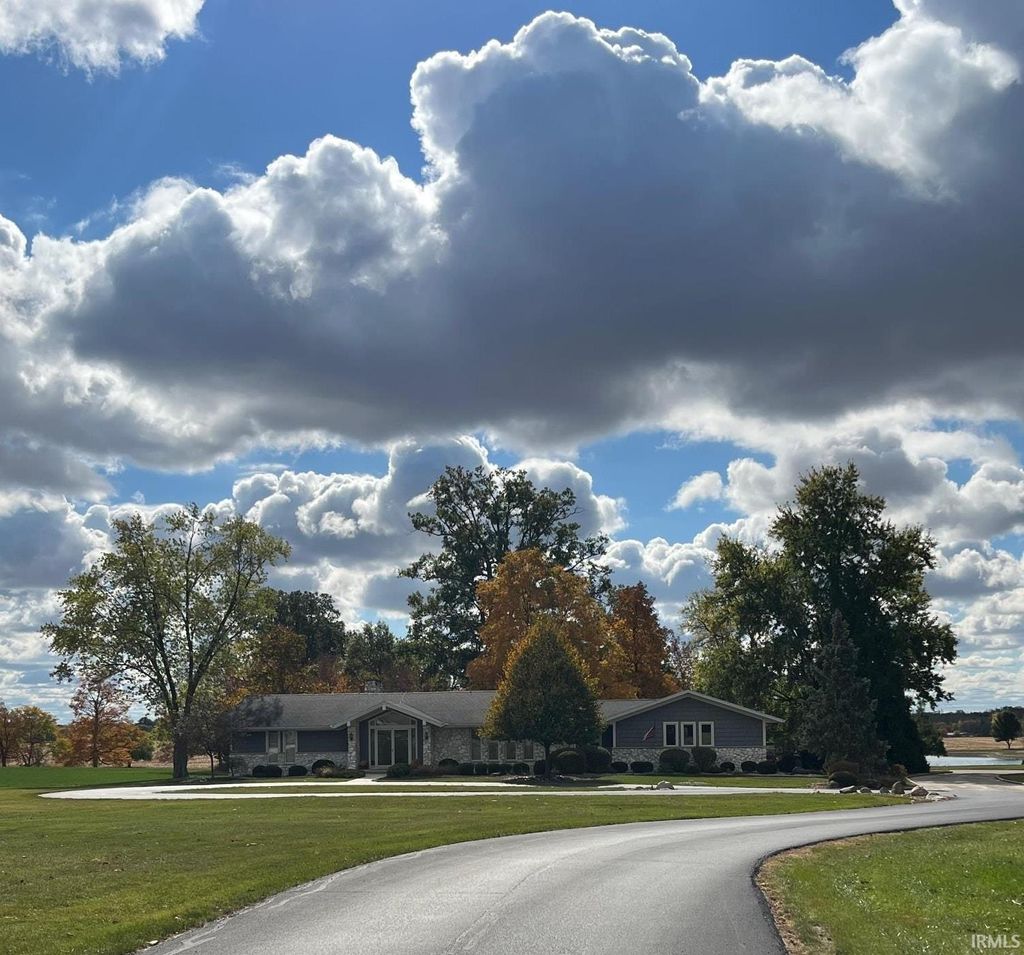 Photo of 4162 E St Rd 124 Road, Bluffton, IN 46714 (MLS # 202548387)