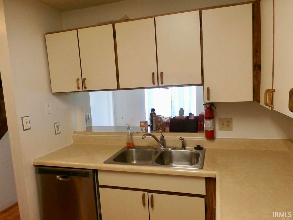 Photo of 2370 S Henderson Street, Bloomington, IN 47401 (MLS # 202606934)