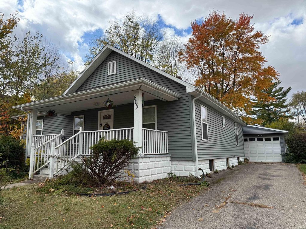 Photo of 606 S Bluff Street, Monticello, IN 47960 (MLS # 202544412)