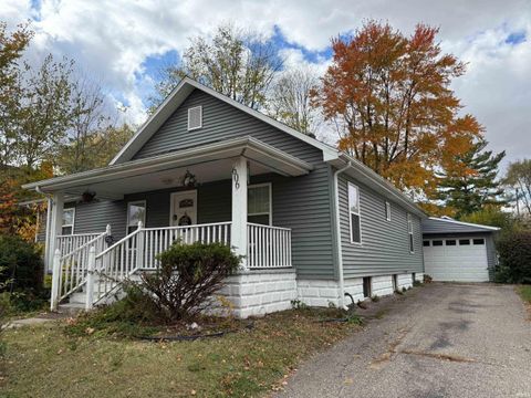 Tiny photo for 606 S Bluff Street, Monticello, IN 47960 (MLS # 202544412)