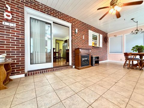 Tiny photo for 1726 Windwood Dr Dr, Bedford, IN 47421 (MLS # 202611839)