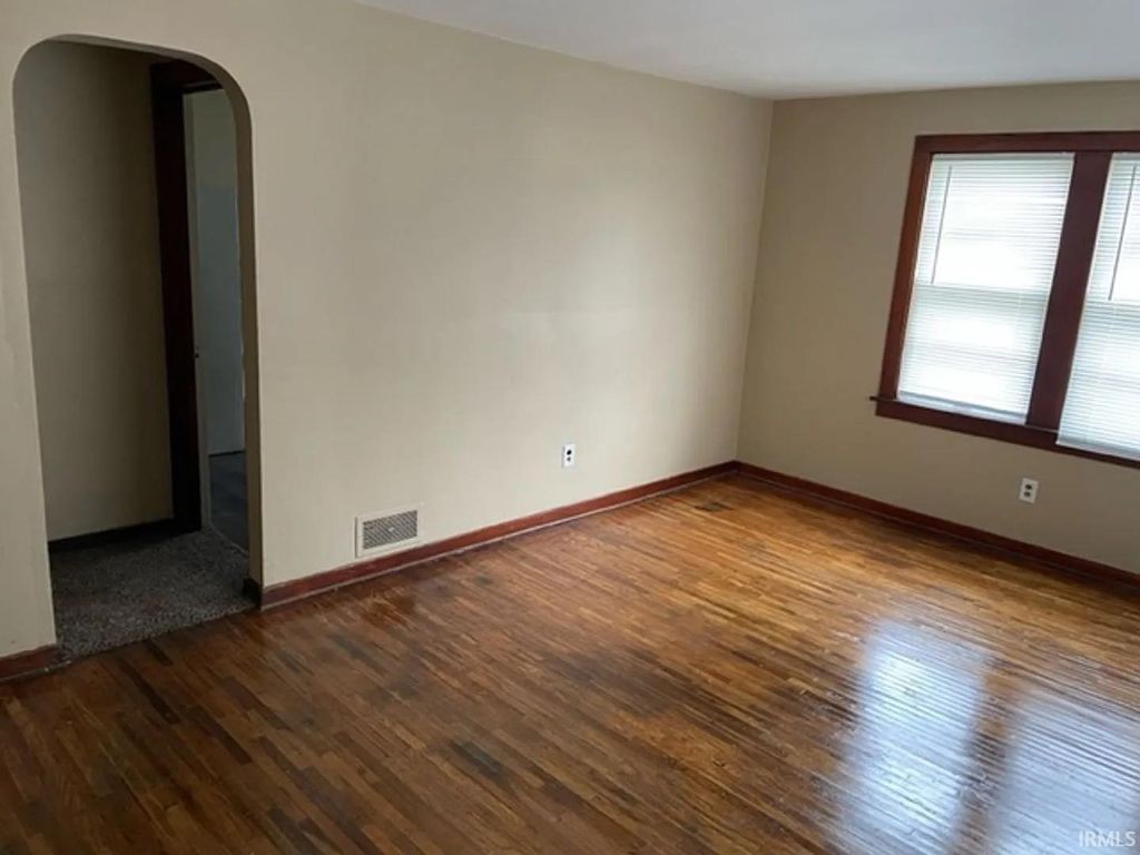 Photo of 4816 S Monroe Street, Fort Wayne, IN 46806 (MLS # 202615027)