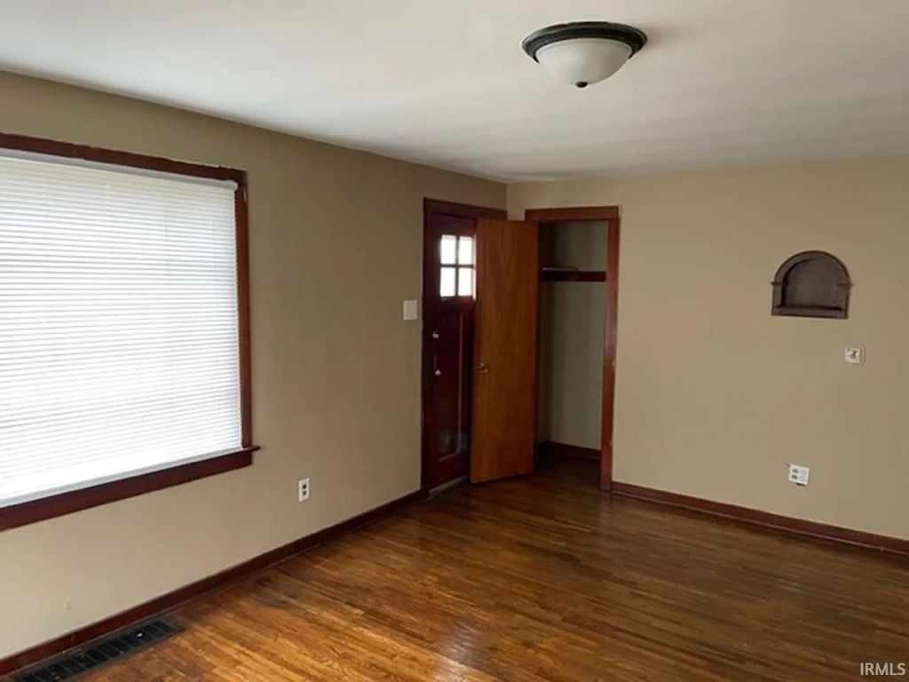 Photo of 4816 S Monroe Street, Fort Wayne, IN 46806 (MLS # 202615027)