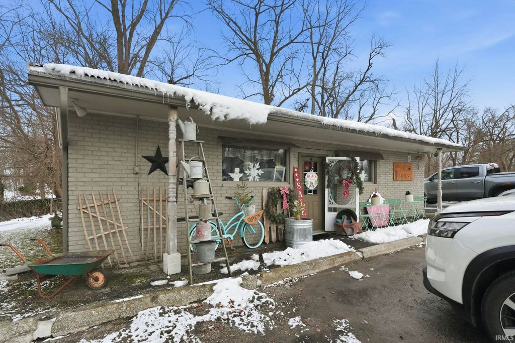 Photo of 608 N Jefferson Street, Silver Lake, IN 46982 (MLS # 202600460)