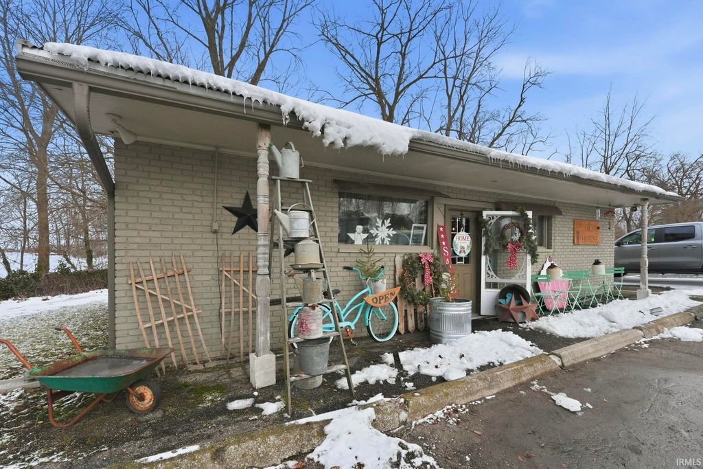 Photo of 608 N Jefferson Street, Silver Lake, IN 46982 (MLS # 202600460)