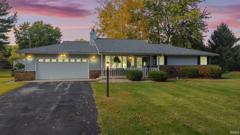 Photo of 602 Forsythia St SE Common, DeMotte, IN 46310 (MLS # 202546761)