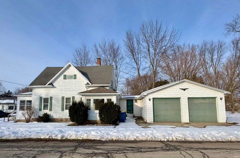 Tiny photo for 901 N Walnut Street, North Manchester, IN 46962 (MLS # 202548691)