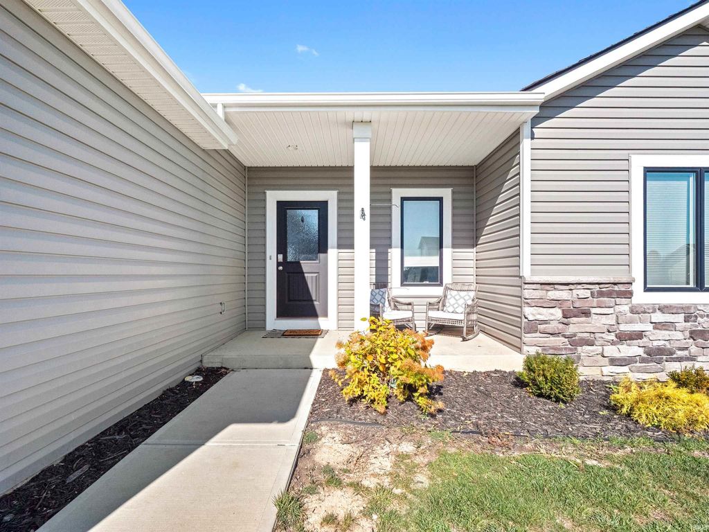 Photo of 13572 Palmetto Pass, Fort Wayne, IN 46814 (MLS # 202549725)