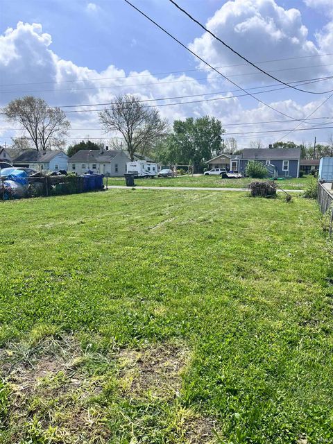 Tiny photo for 1009 E Havens Street, Kokomo, IN 46901 (MLS # 202543283)