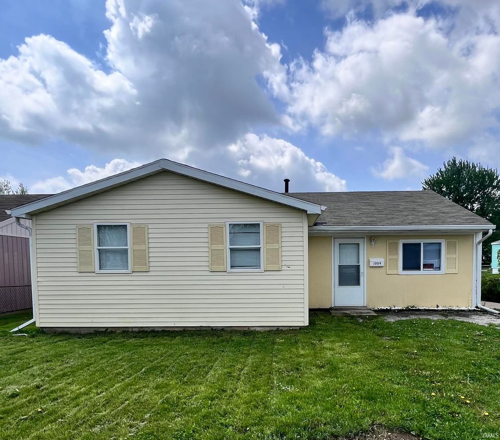 Photo for 1009 E Havens Street, Kokomo, IN 46901 (MLS # 202543283)